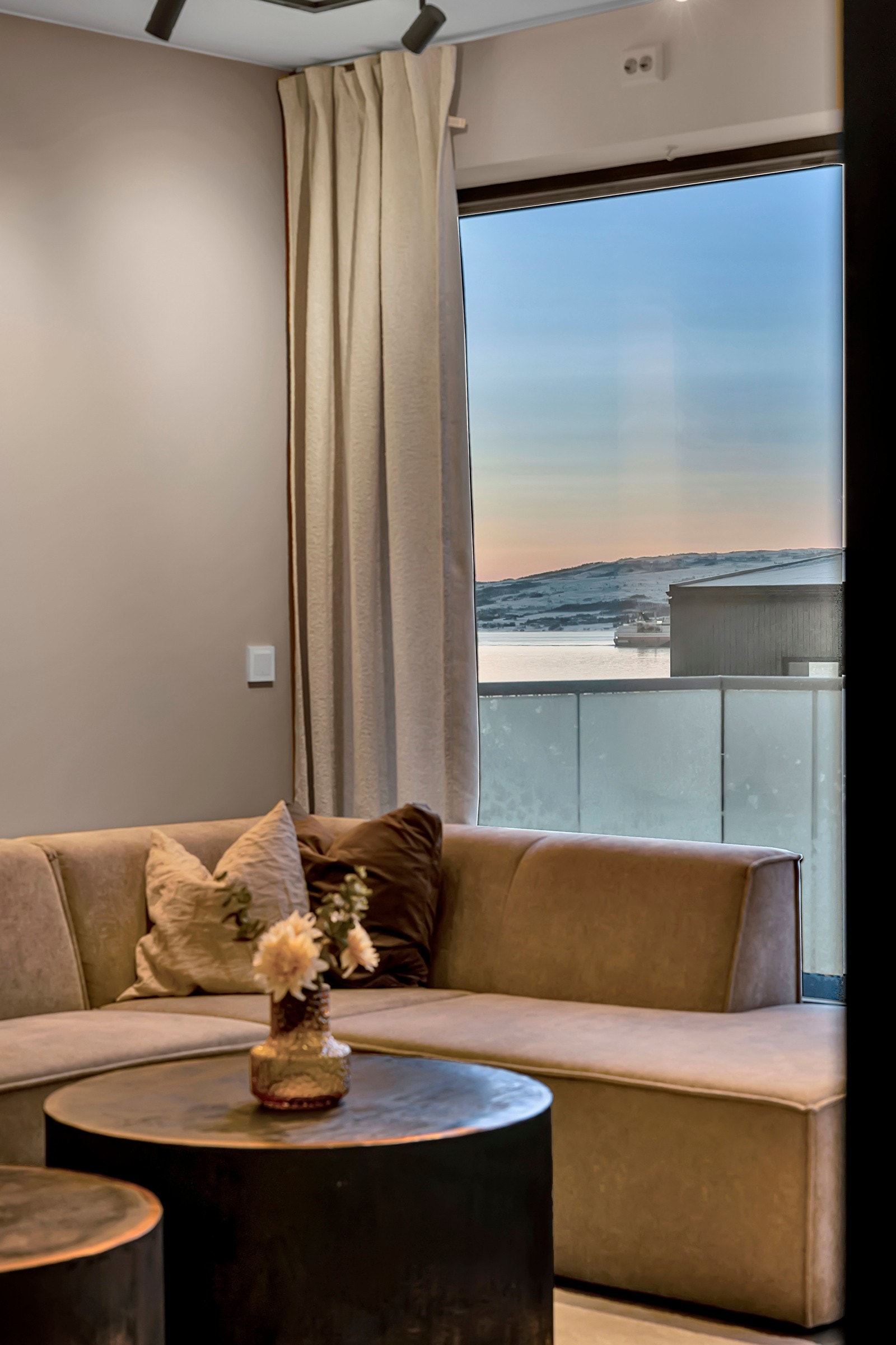 Utsikt fra stue. Galleribilde