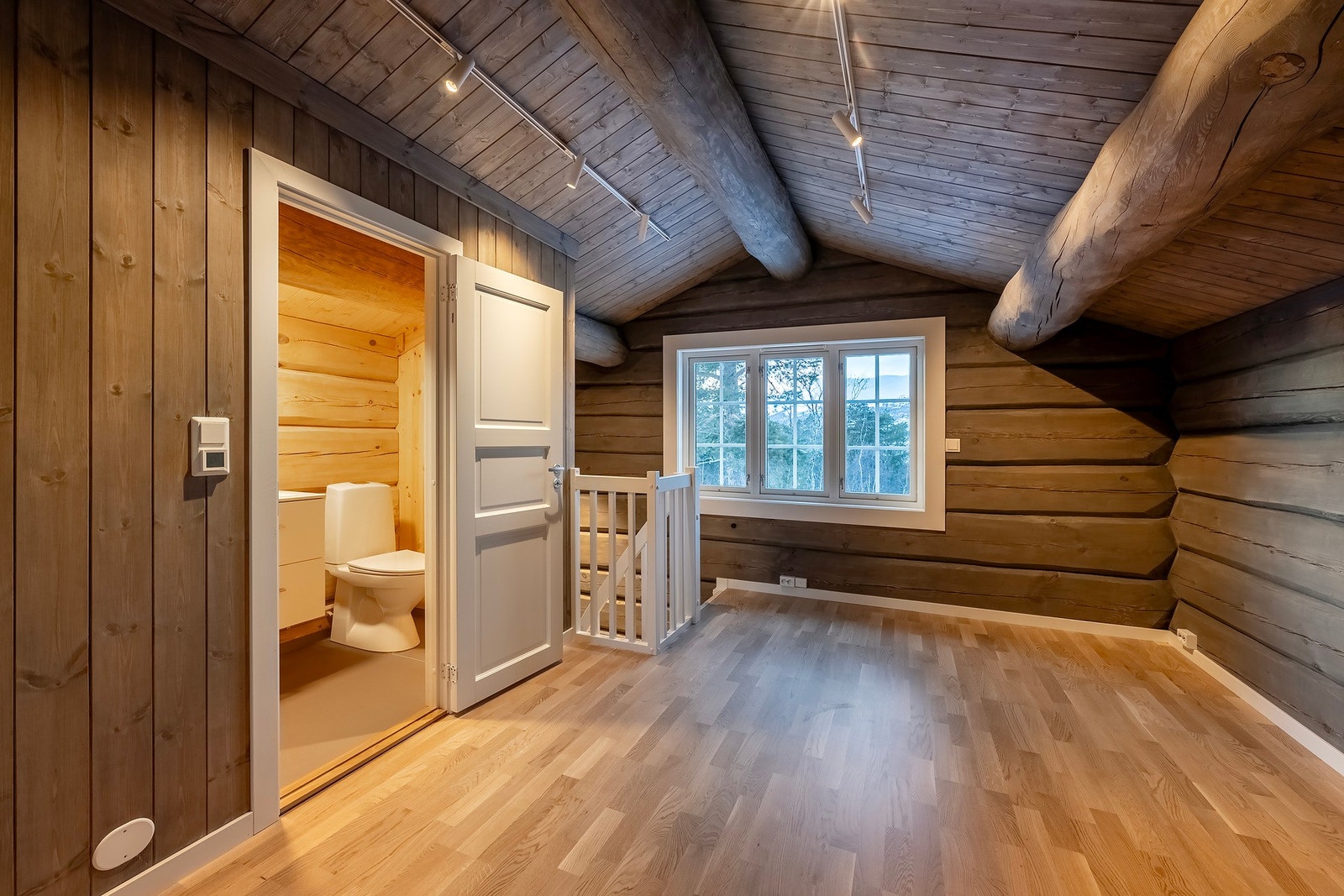 Etasjen har også eget toalettrom. Galleribilde