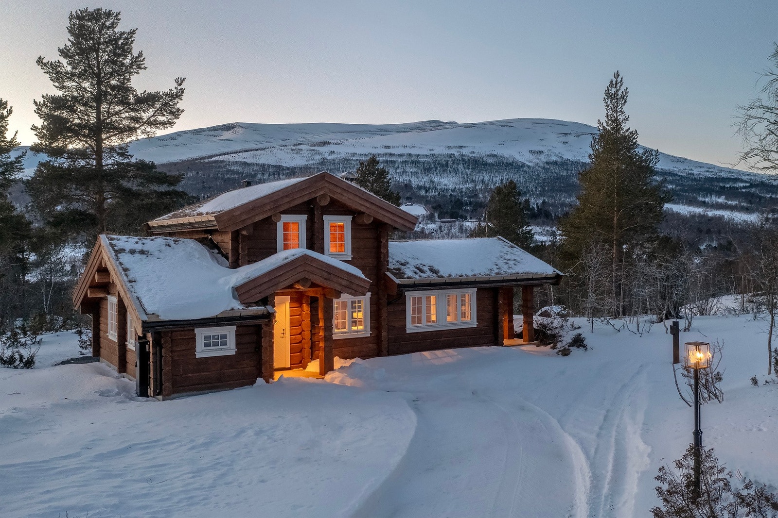 Per Hårstad v/EiendomsMegler 1 har gleden av å presentere Gjetbergsvegen 43! Galleribilde
