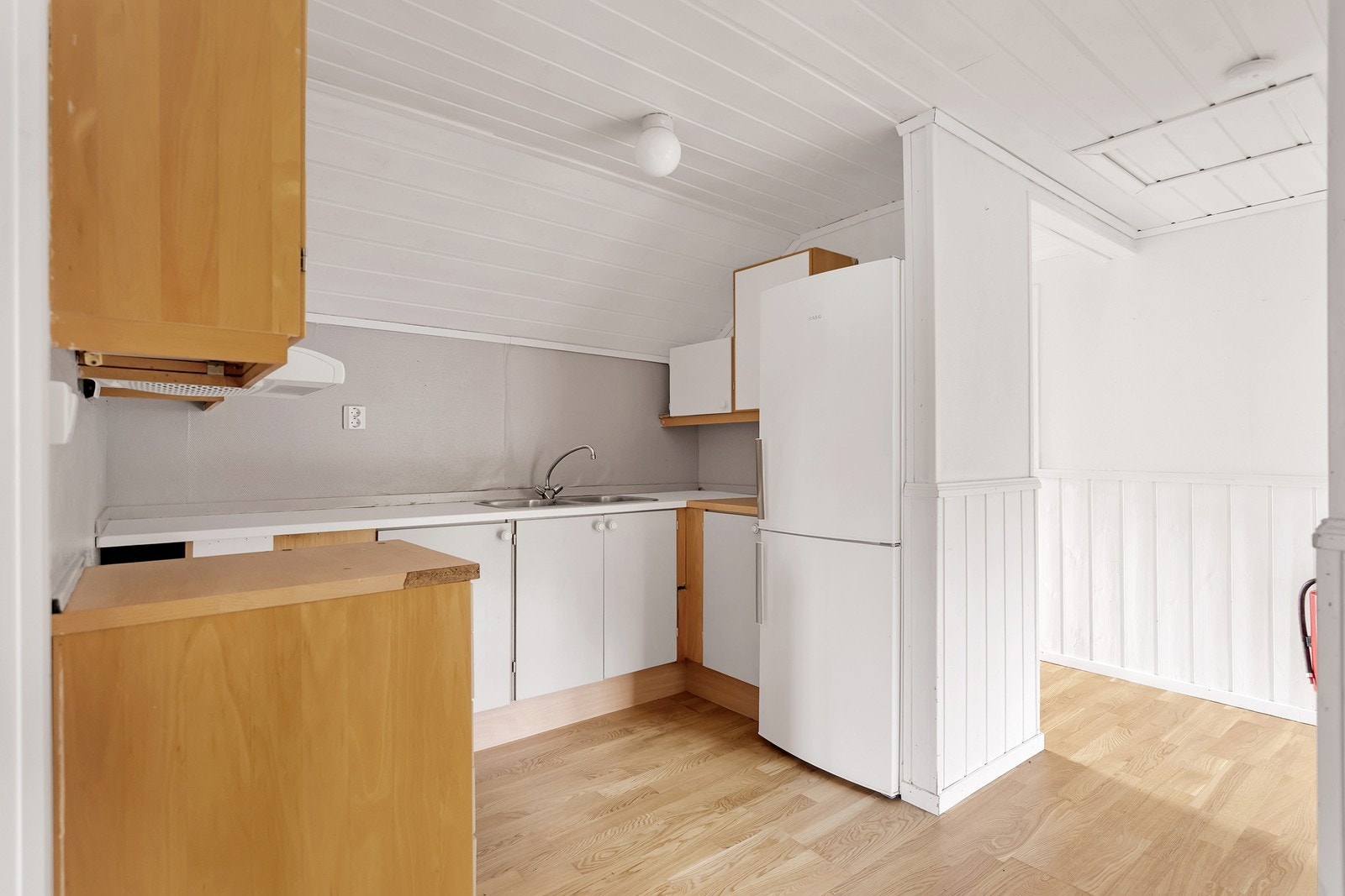 Praktisk kjøkken med mye benkeplass. Galleribilde