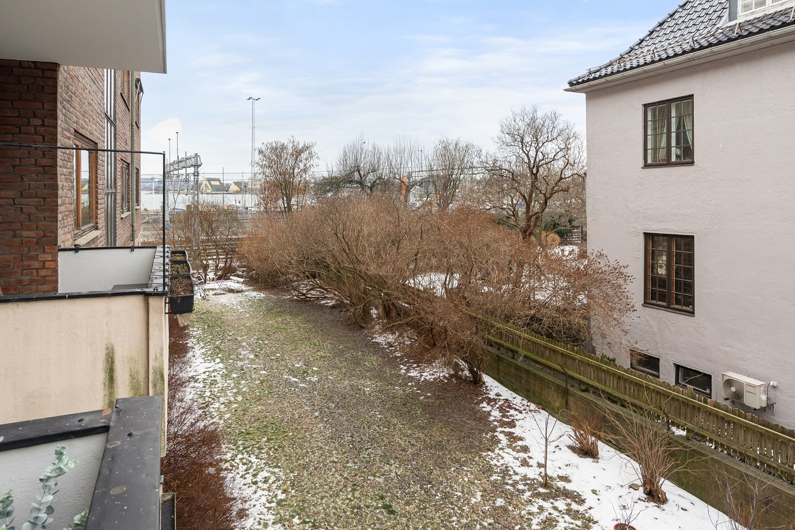 Fra balkongen er det utsyn mot grøntarealer. Galleribilde