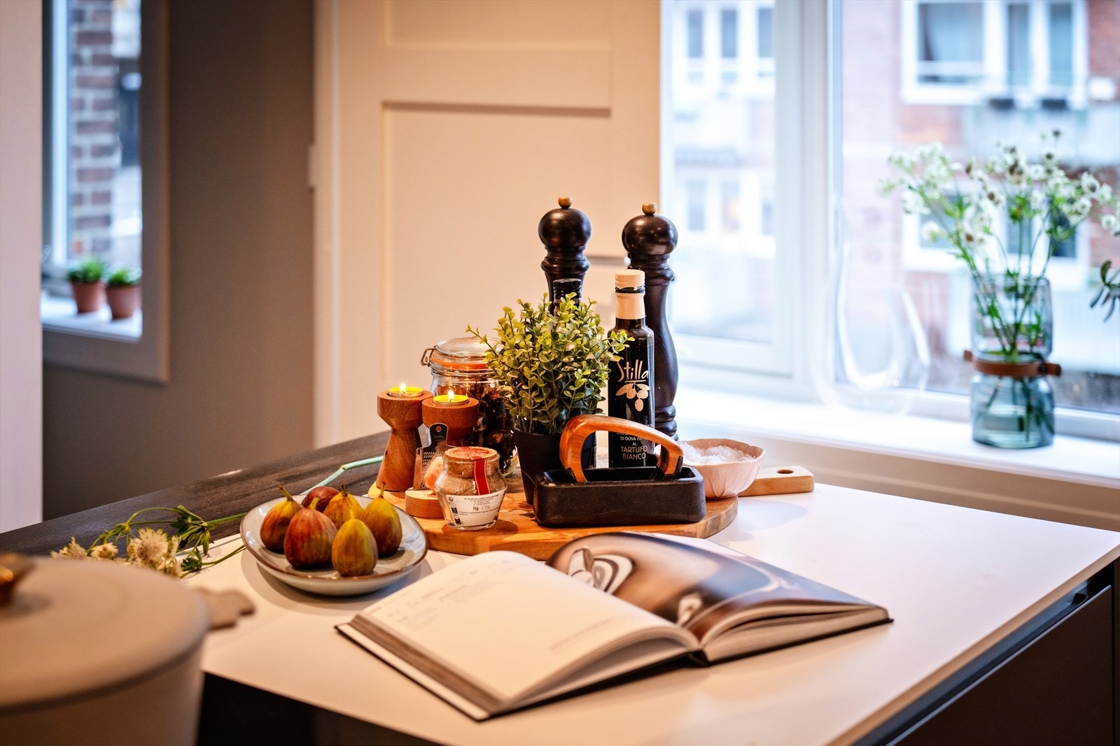 Kjøkkenøya fungerer også som en sosial sone og samlingspunkt. Galleribilde