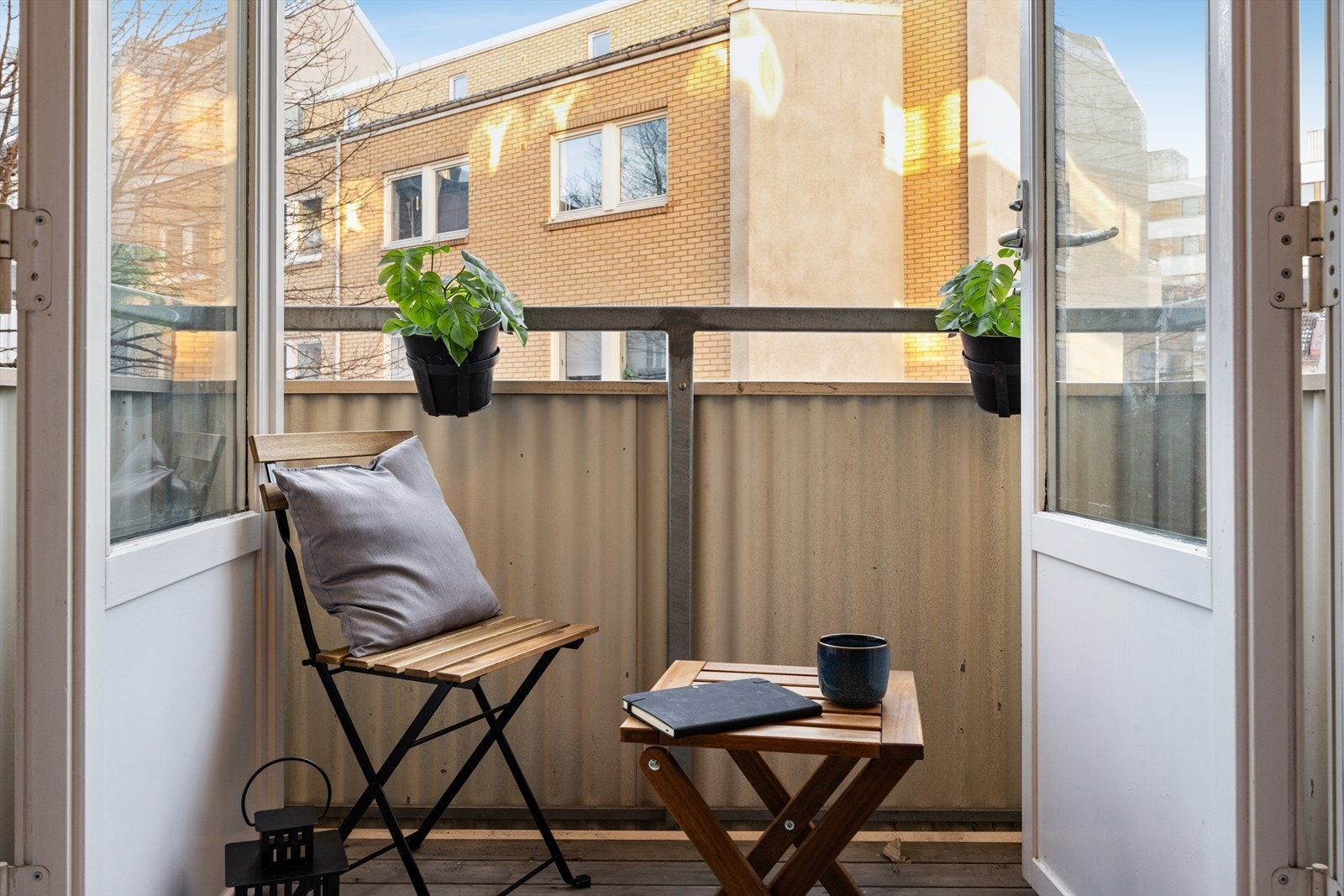 Beliggenheten i 3. etasje gir gode solforhold og samtidig lite innsyn. Galleribilde