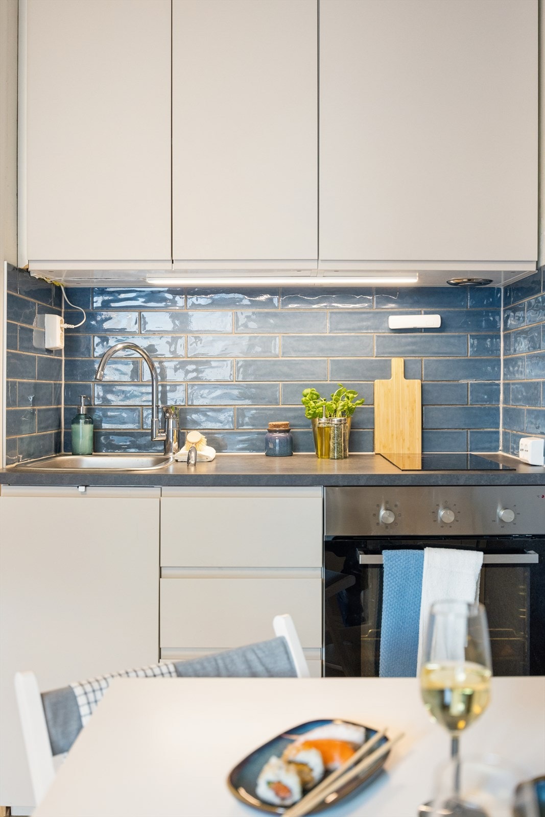 Kjøkkenet er tilpasset for å gi bedre utnyttelse av plassen Galleribilde