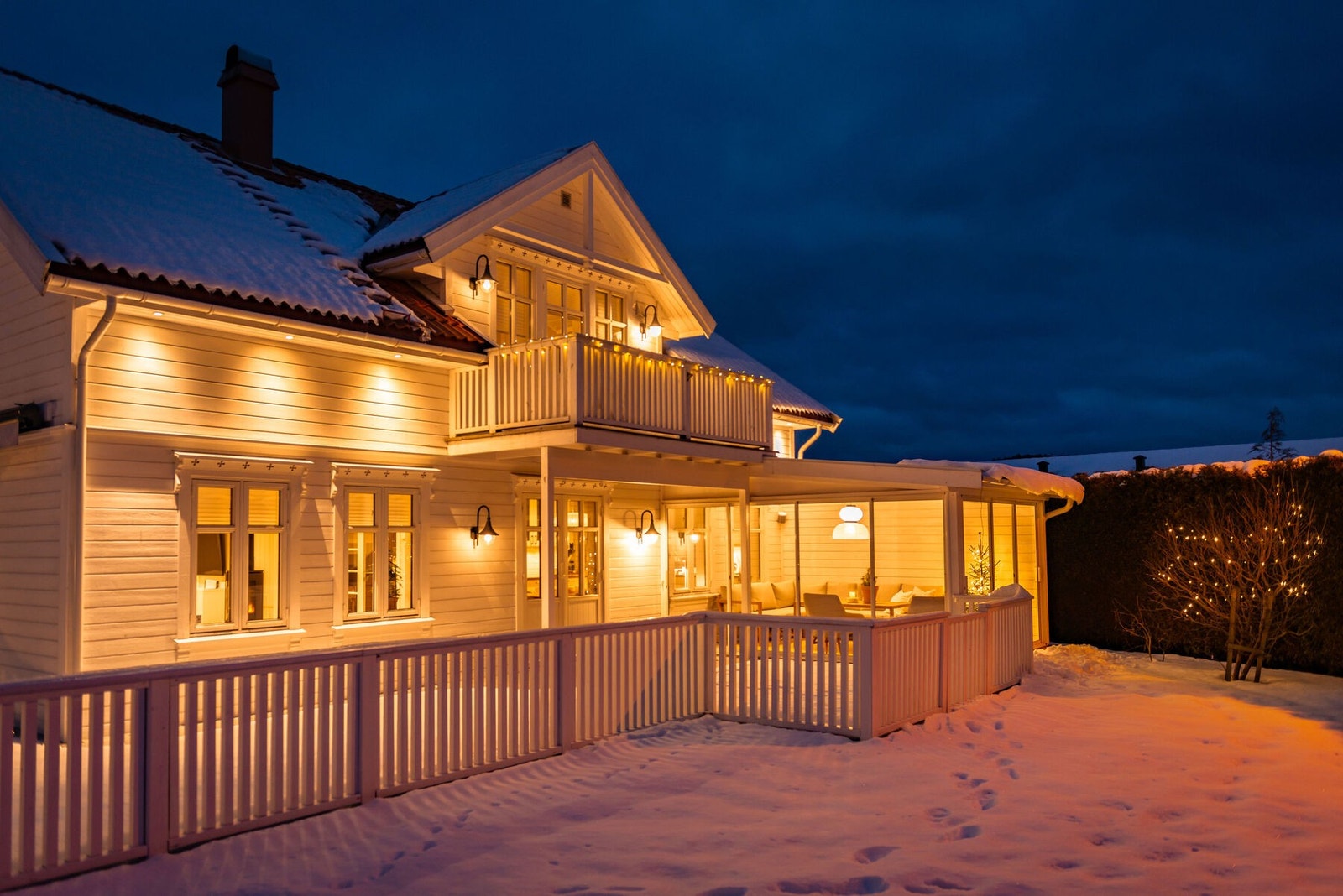 Beliggenheten er ideell for familier, i trygge og rolige omgivelser med nærhet til barnehage, fritidsaktiviteter og skole for alle trinn. Galleribilde