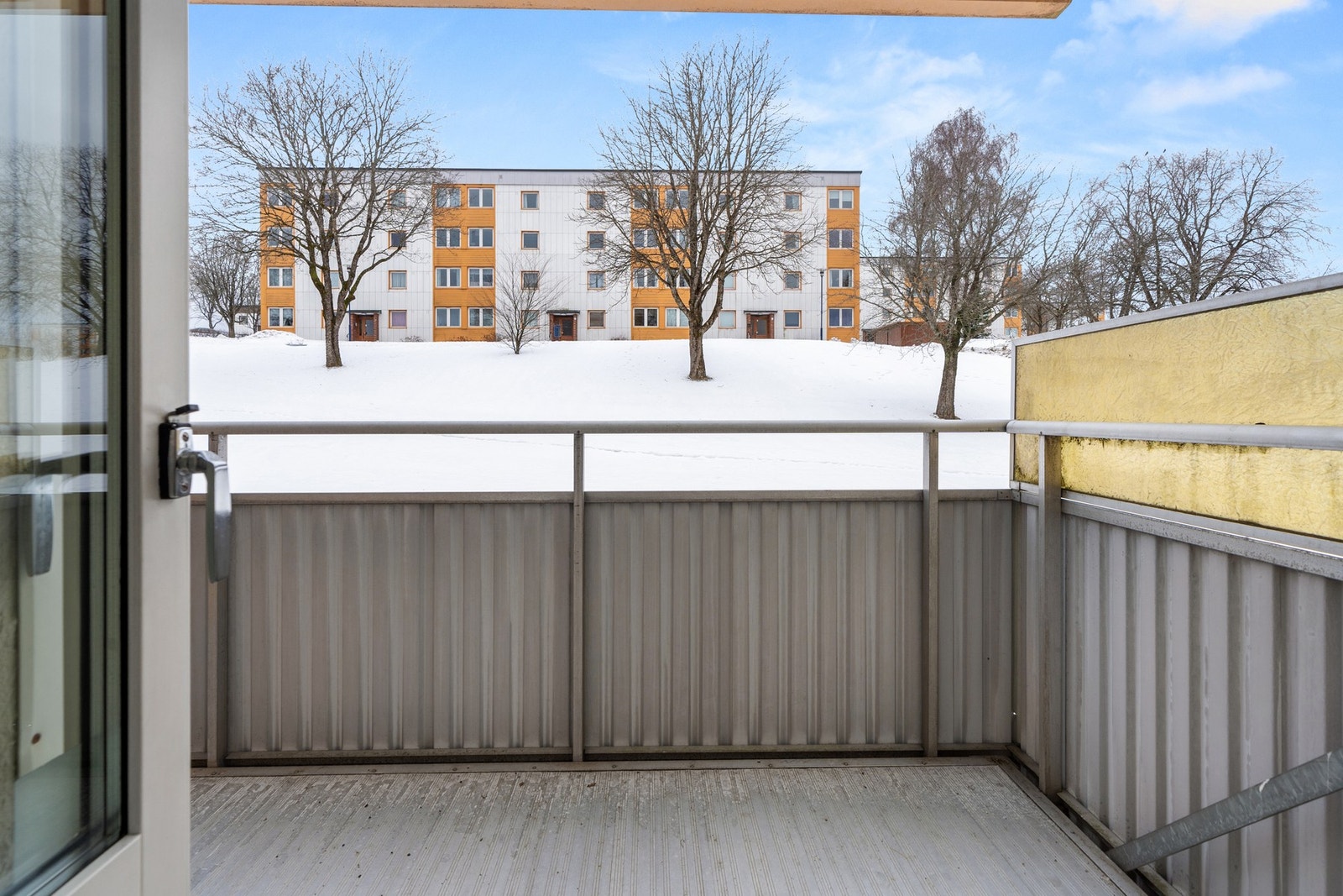 Flott utsyn mot grønne lunger på sommerhalvåret - veldig barnevennlig og trygt Galleribilde