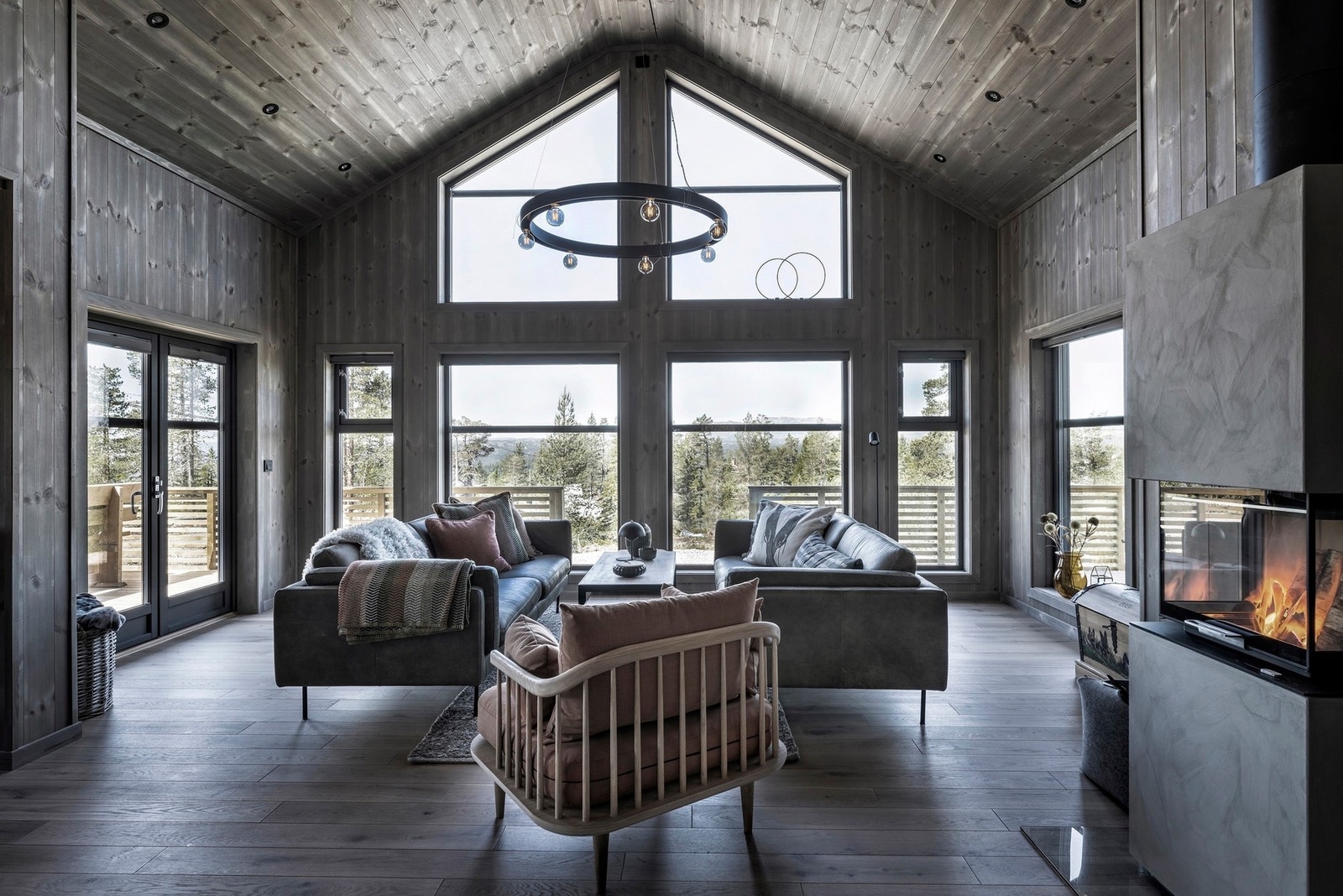 I en Polar max blir stuedelen romsligere, med totalt 1,2 meter ekstra bredde. Foto fra en oppsatt Polar max 110 Galleribilde