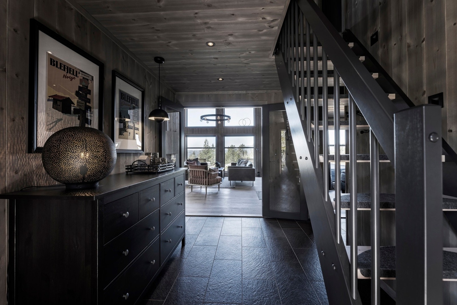 Fra entrèen er det god trapp opp til hemsen. Foto fra en oppsatt Polar max 110 Galleribilde