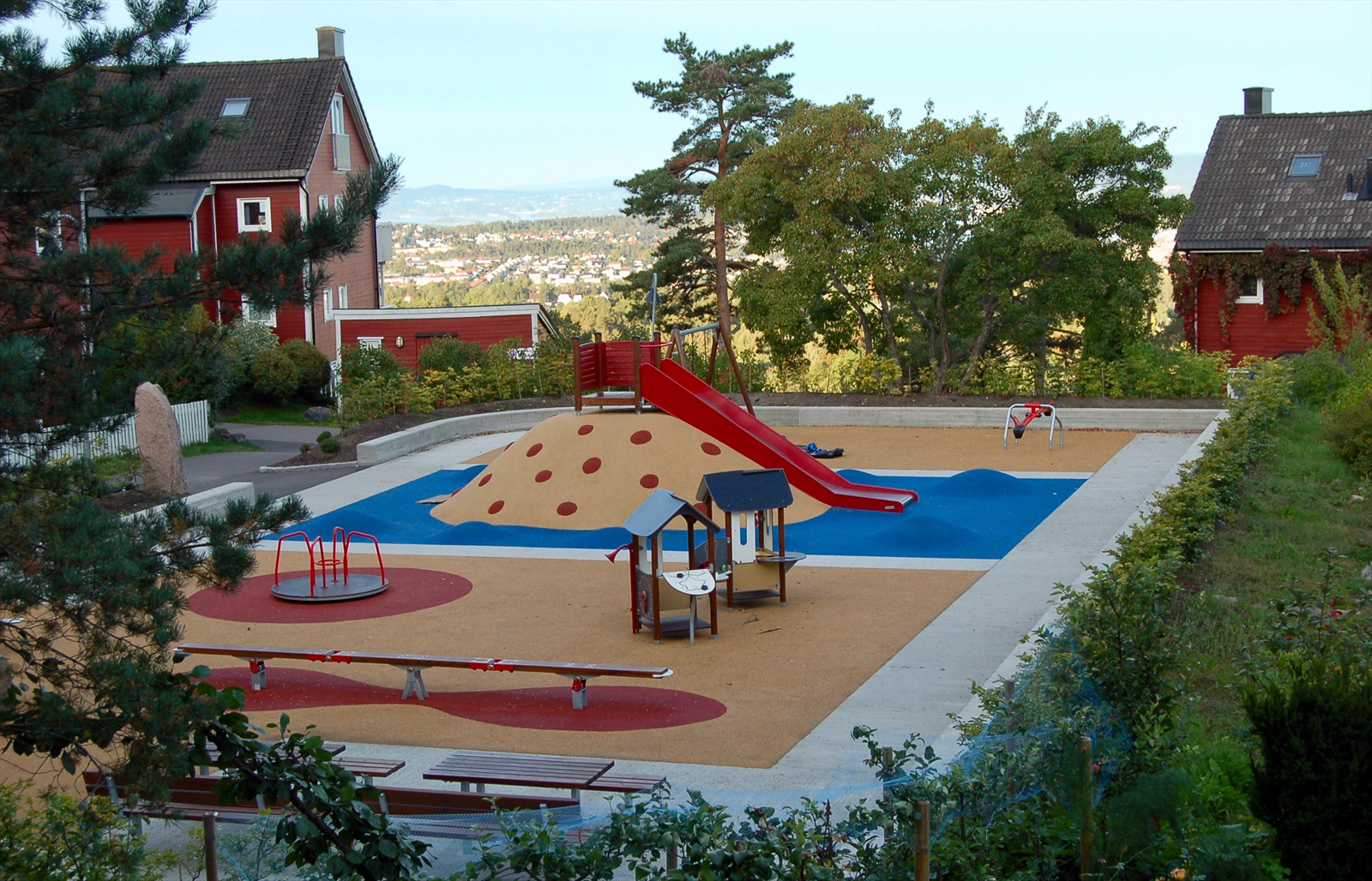 Nabolaget består av lekeplasser og flotte grøntarealer. Galleribilde