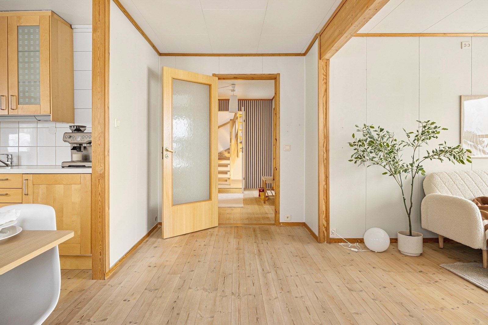 Heltre furugulv og parkett er gjennomgående. Galleribilde