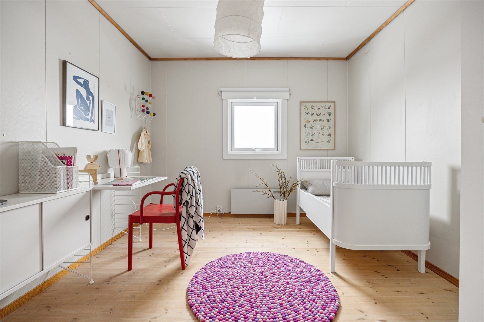 Rommets størrelse gir gode innredningsmuligheter. Galleribilde