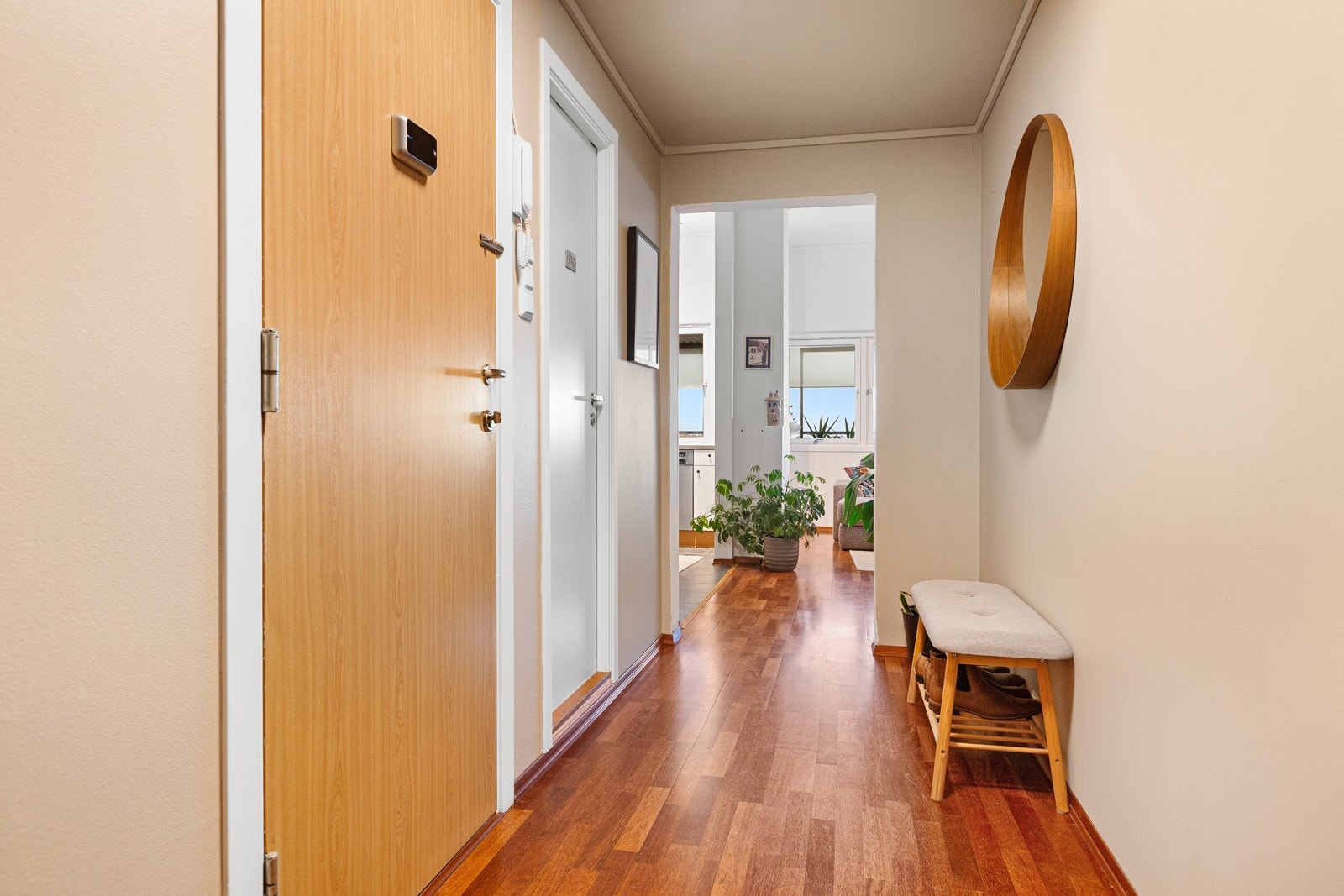 Entre/gang.Velkommen inn! Galleribilde