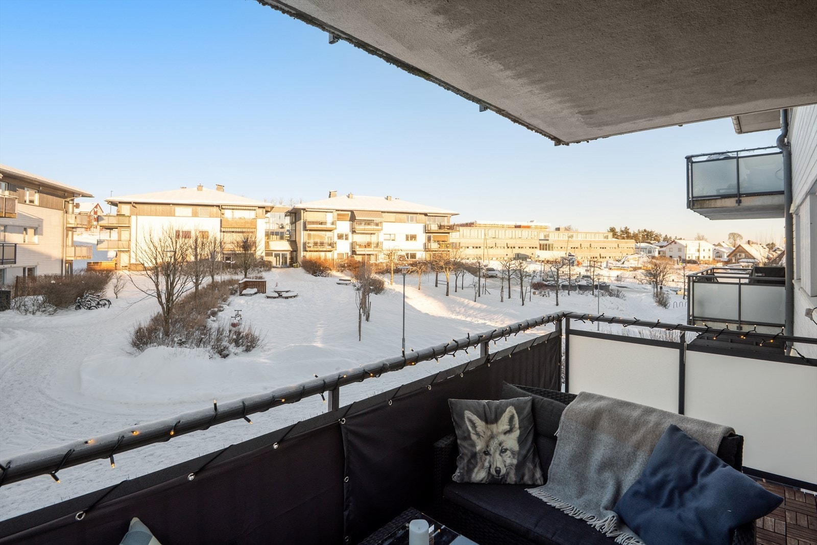 Du har fint utsyn over tunet. Galleribilde