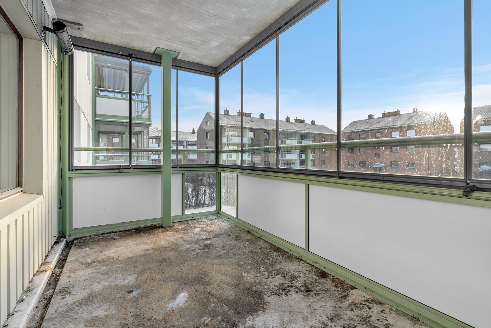 Innglasset balkong på omtrent 9 kvm Galleribilde