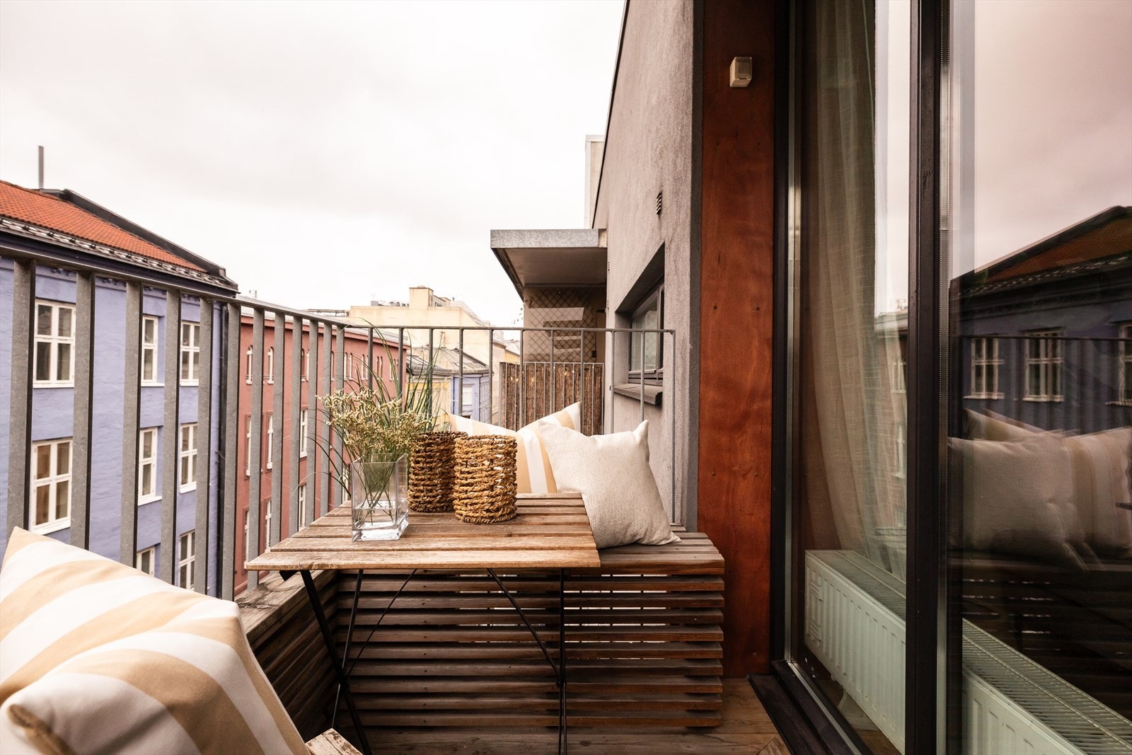 Balkongen er sørvestvendt. Galleribilde