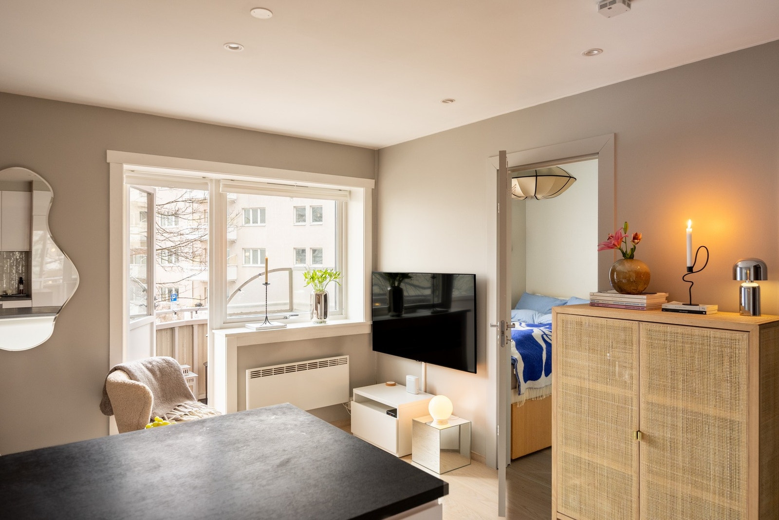 Det er rikelig med naturlig lysinnslipp. Galleribilde