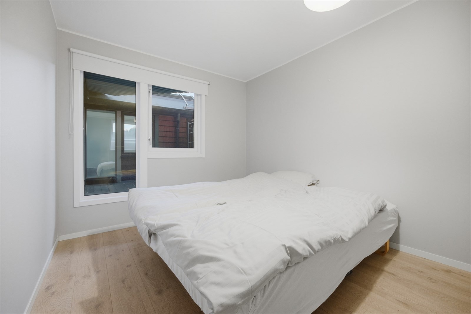 Det andre soverommet er noe mindre, men har fremdeles svært god plass til møblement. Galleribilde