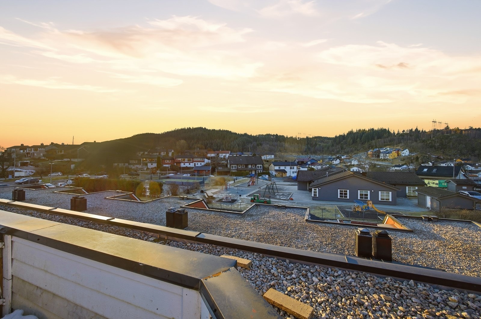 Flotte turmuligheter finnes rett utenfor døren, med blant annet Smøråsfjellet som er et idyllisk turområde året rundt. Galleribilde