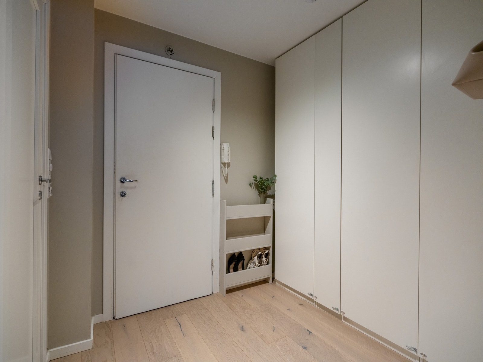 Vi tar på oss skoene og går en tur ut. Galleribilde