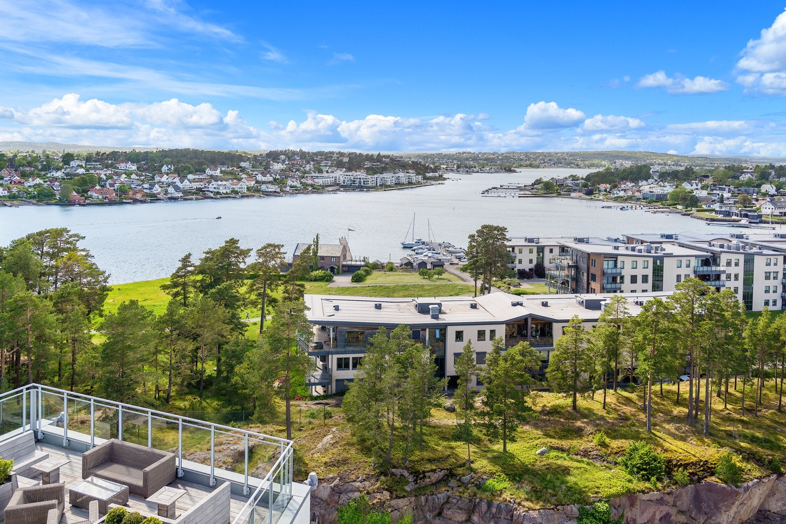 Helt rå utsikt fra vetvendt balkong - solnedgangene her må bare oppleves Galleribilde