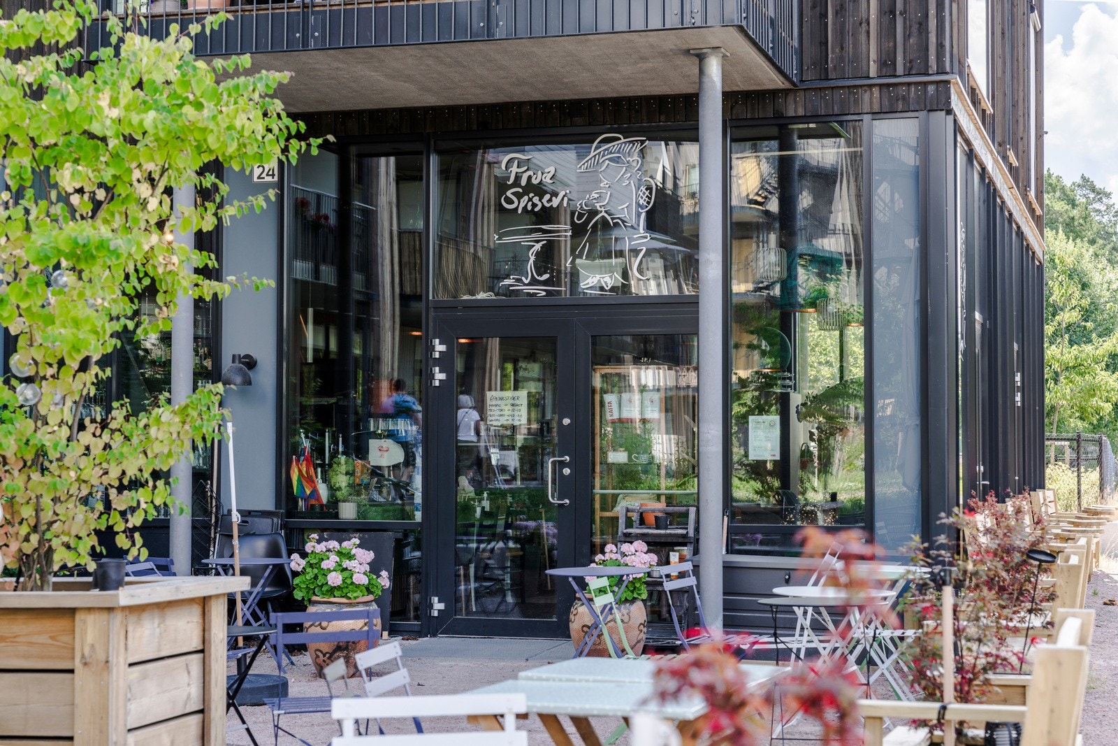 Vi kan varmt anbefale Frua Spiseri som byr på hjemmelaget mat laget av de beste råvarene - og quiz hver fredag gir en sosial og morsom start på helgen! Galleribilde