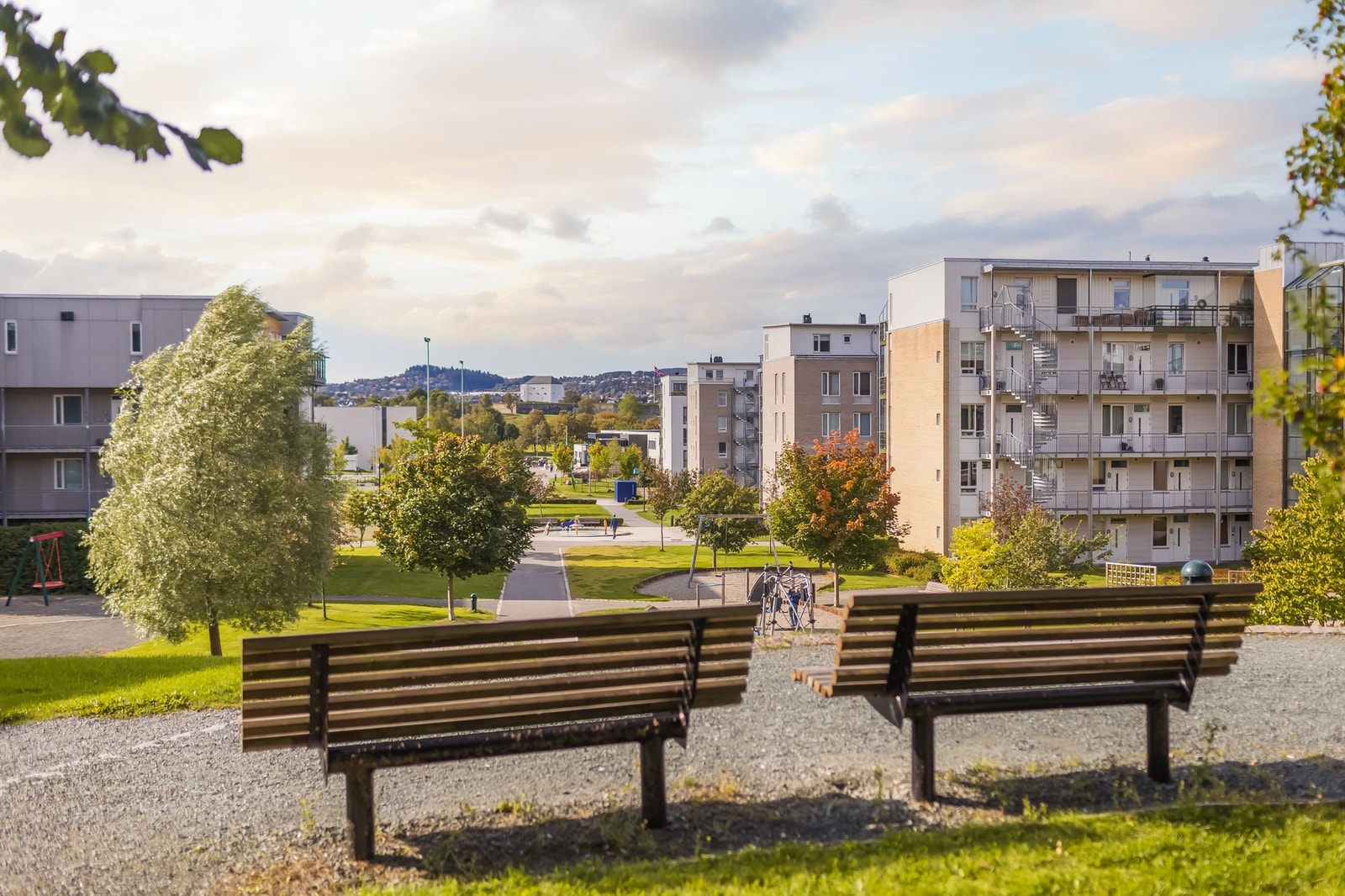Nydelige parkmessige uteområder Galleribilde