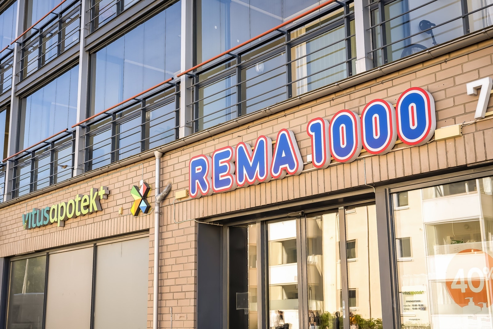 Dagligvare med søndagsåpent og apotek i "tøffelavstand" Galleribilde