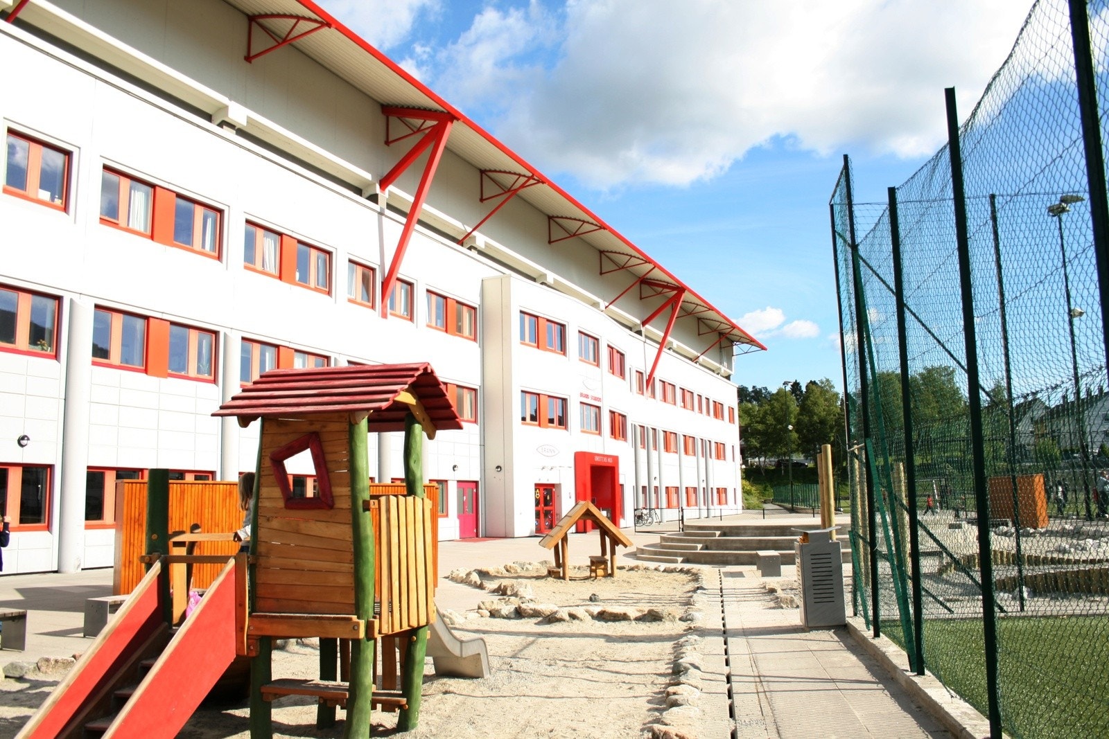 Er du Brann-supporter kan du spasere til stadion og slippe trafikkaoset på kampdager. Galleribilde