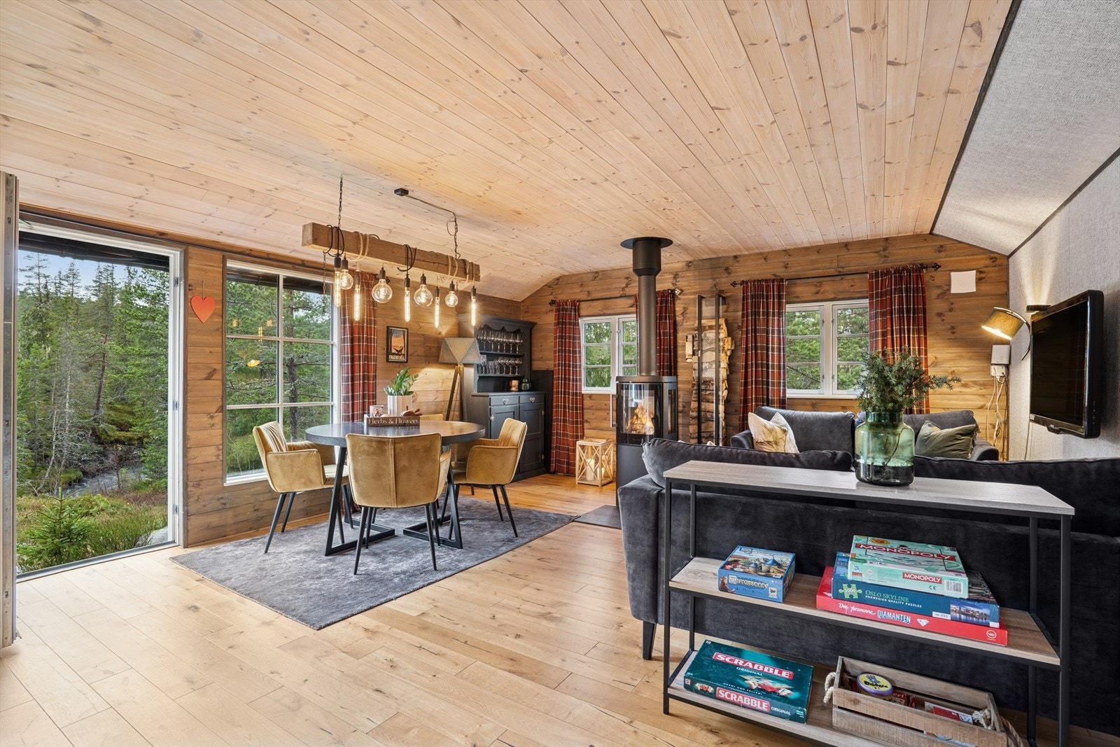 Her får du en hytte som er totalrenovert i 2019/2020. Galleribilde