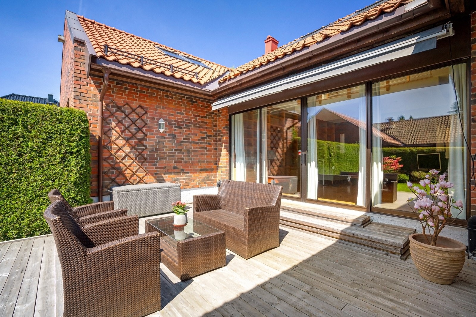 Terrassedør i tre med 2-lags glass fra byggeår. Galleribilde