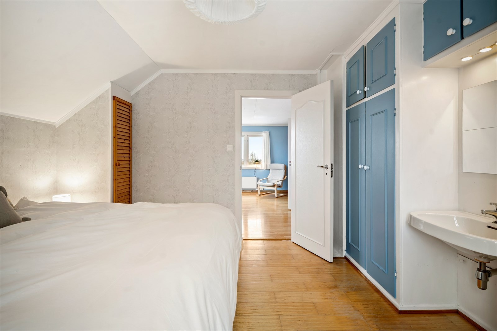 Soverommet har inngang fra stuen i 2. etasje. Galleribilde