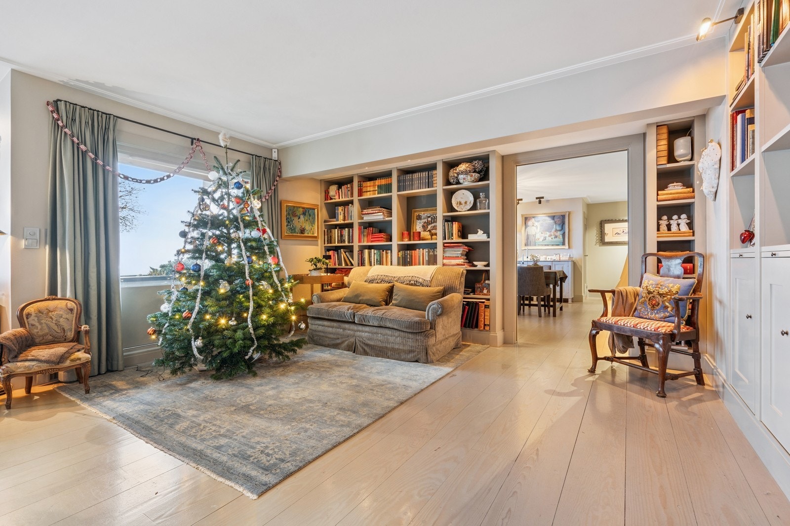 Plassbebygd bibliotek Galleribilde