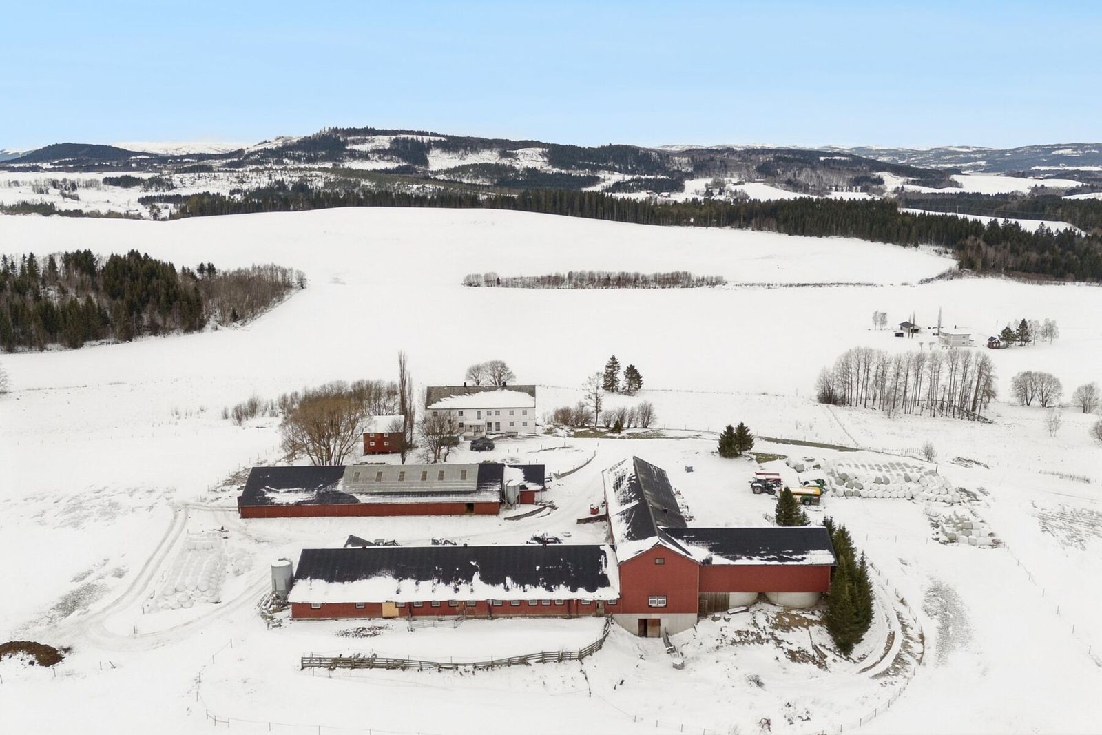 Gårdstun Galleribilde