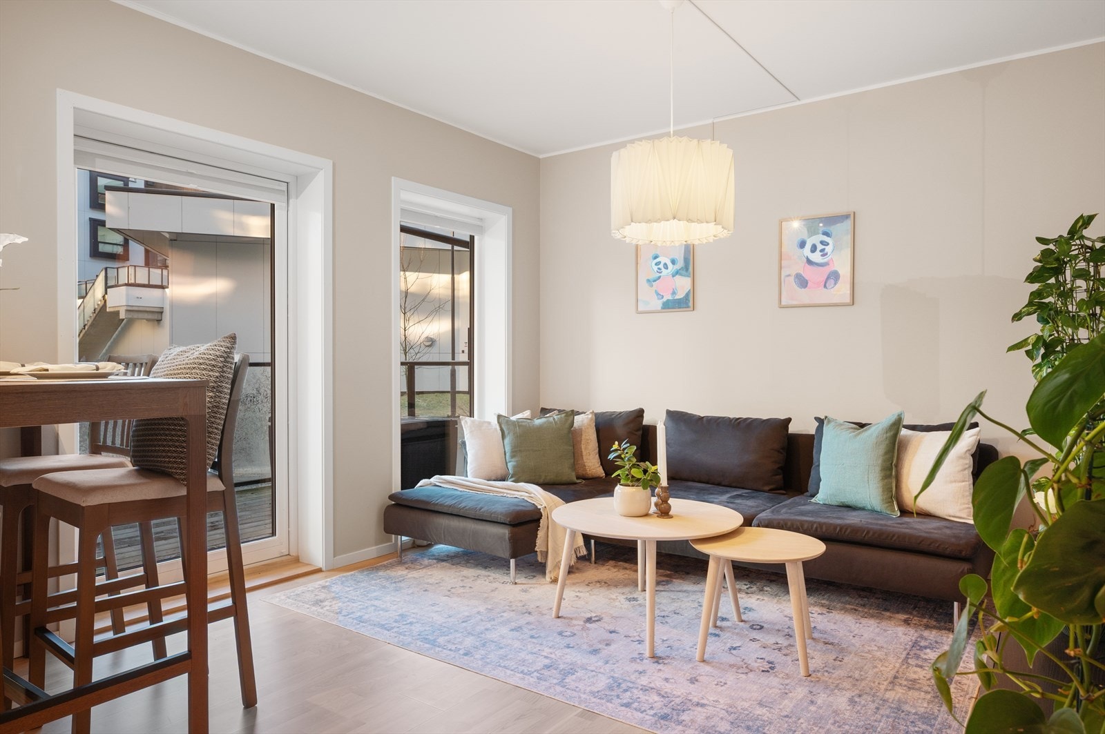 - Leiligheten stod ny i 2021 og innehar derfor en gjennomgående svært moderne standard - Galleribilde