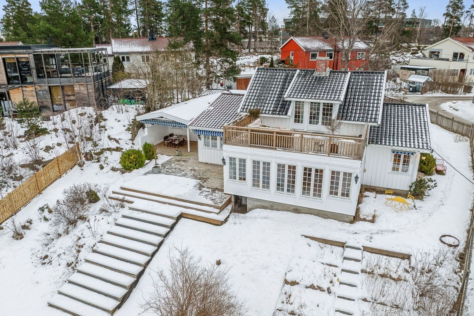 Velkommen til Skogveien 4A! Eiendommen er beliggende i et veletablert, populært, solrikt og barnevennlig boligområde på Tangen Foto: EFKT John Kerlefsen Galleribilde