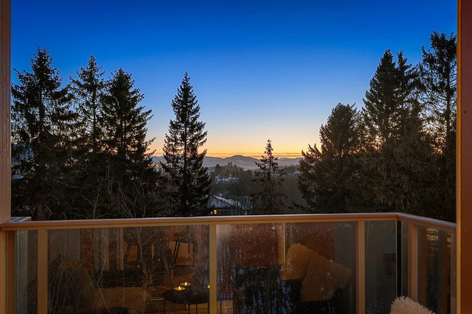 Utsikt mot Oppdalsfjellene sørvest. Galleribilde