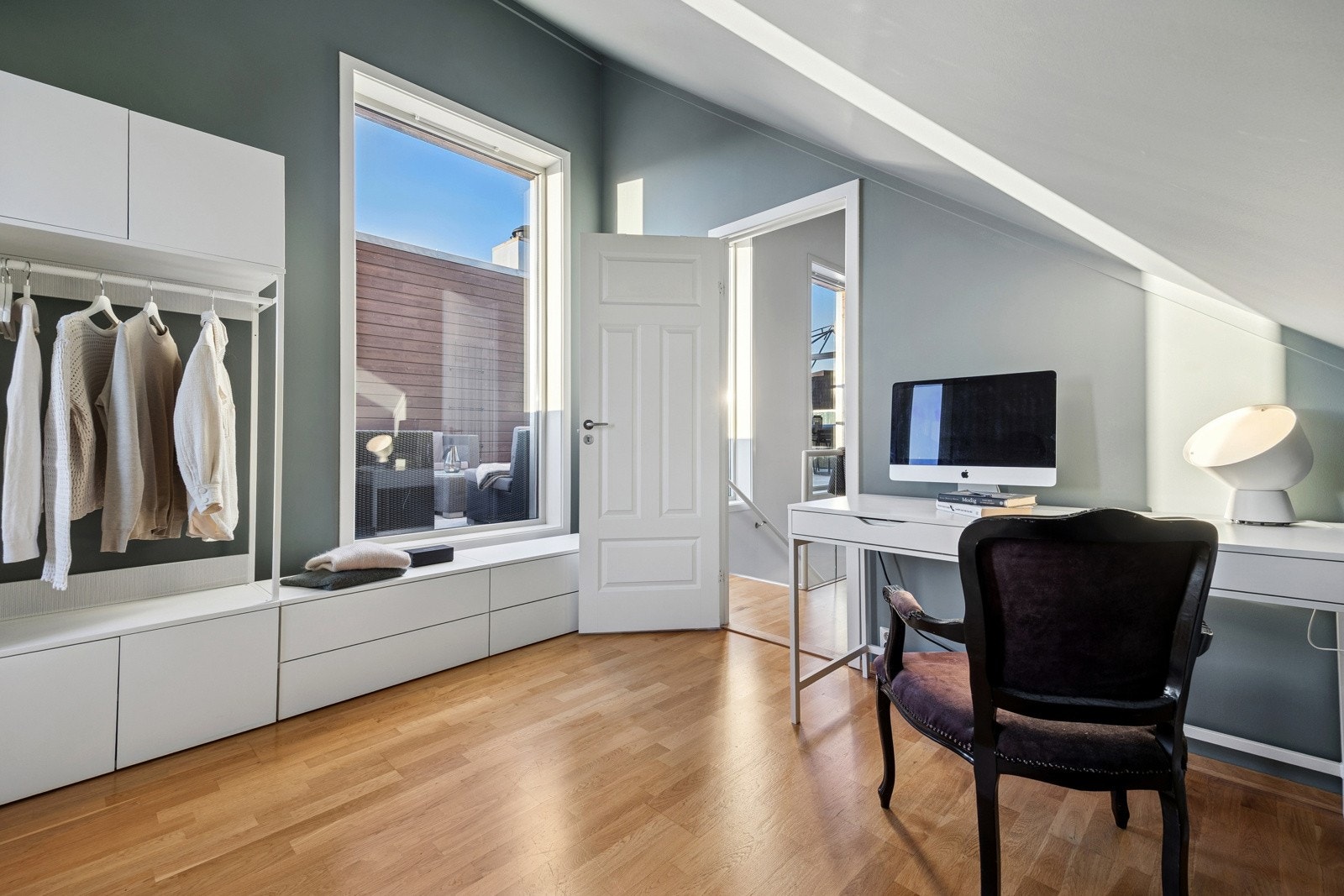 Etasjen rommer også et soverom på 9,5 kvm. Galleribilde