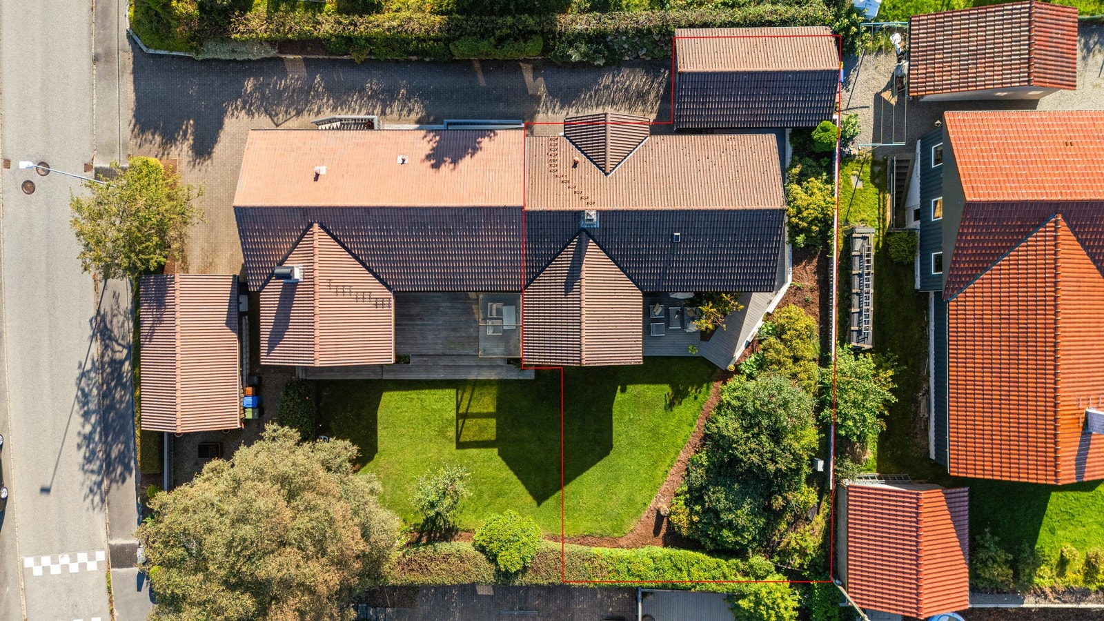 Eiendommen ovenfra med grenser Galleribilde