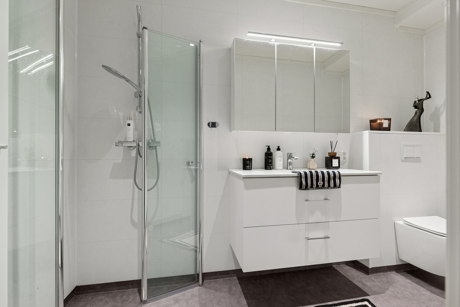 Flott og moderne baderom oppgradert i 2023! Galleribilde