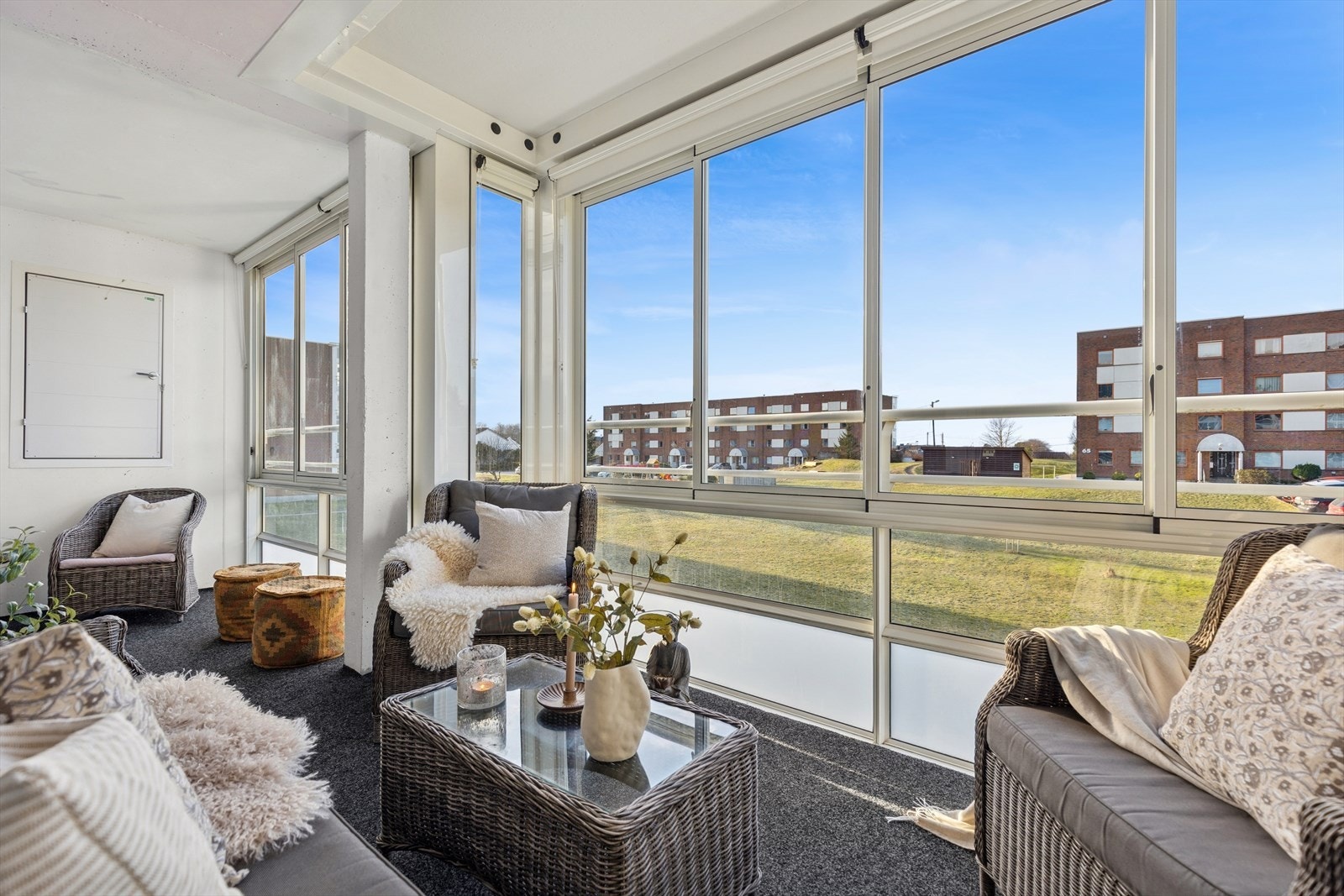 God plass til utemøbler. Galleribilde