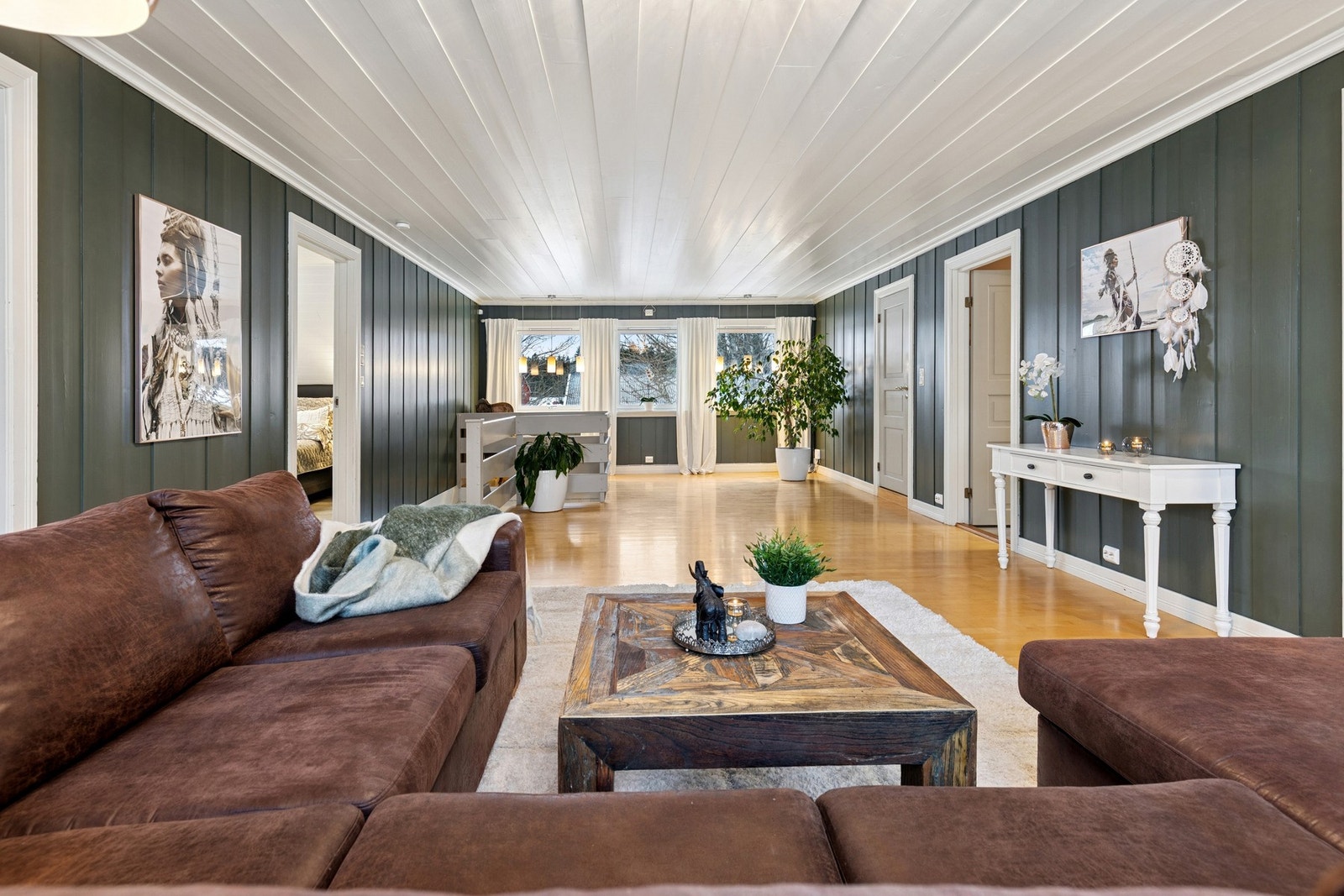 Ekstra stue er perfekt å ha om man har barn i hus. Galleribilde