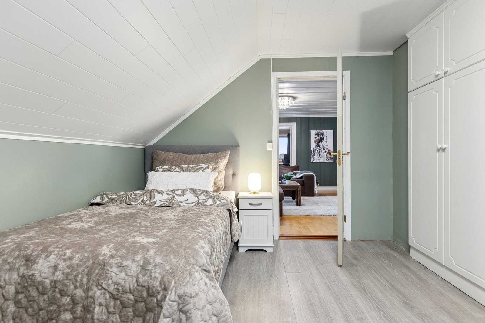 Soverom nr. 3. Alle med god plass til god seng og garderobeløsning. Galleribilde