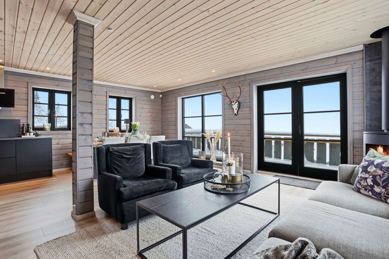 Lune, tidløse overflater som passer perfekt på fjellet Galleribilde