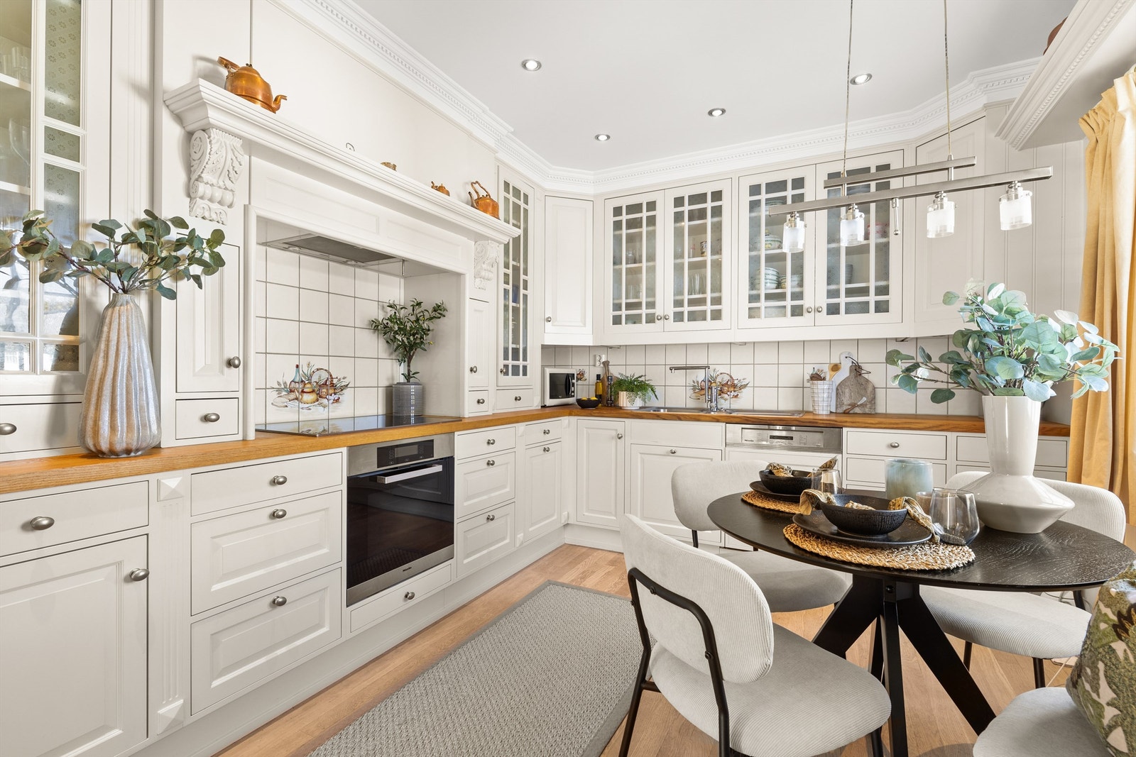 Innredning med innenforliggende fronter Galleribilde