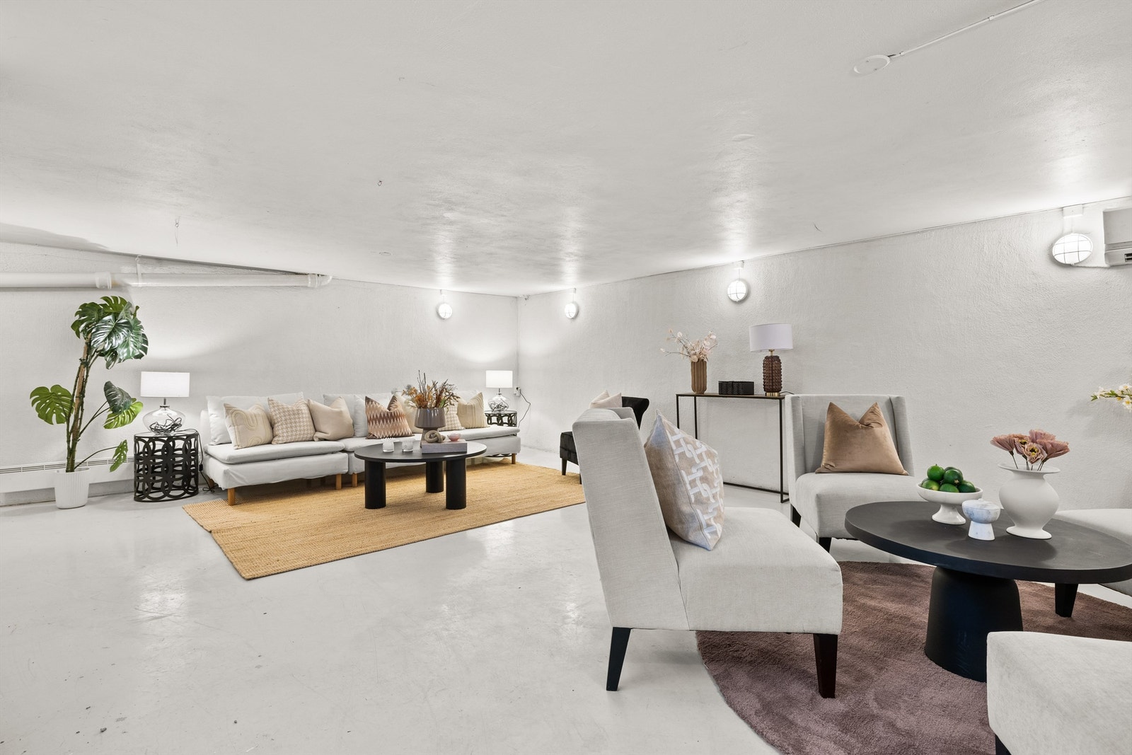 Garasjekjeller: Stort hobbyrom (ikke byggemeldt/godkjent for varig opphold) Galleribilde