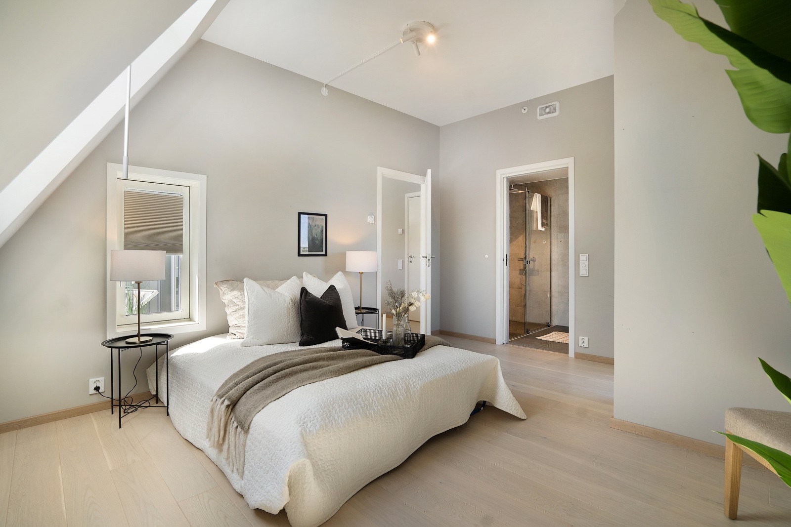 Stort, master bed-room Galleribilde