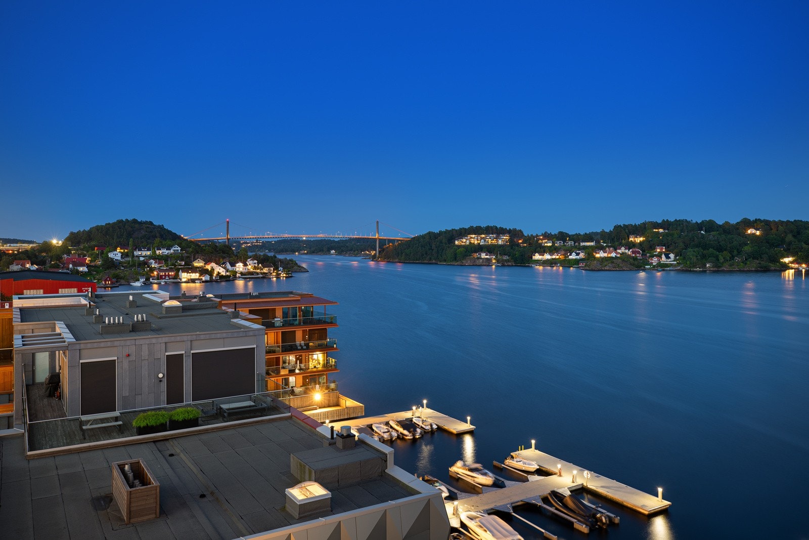 På kveldstid når lysene tennes blir utsikten nærmest magisk. Galleribilde