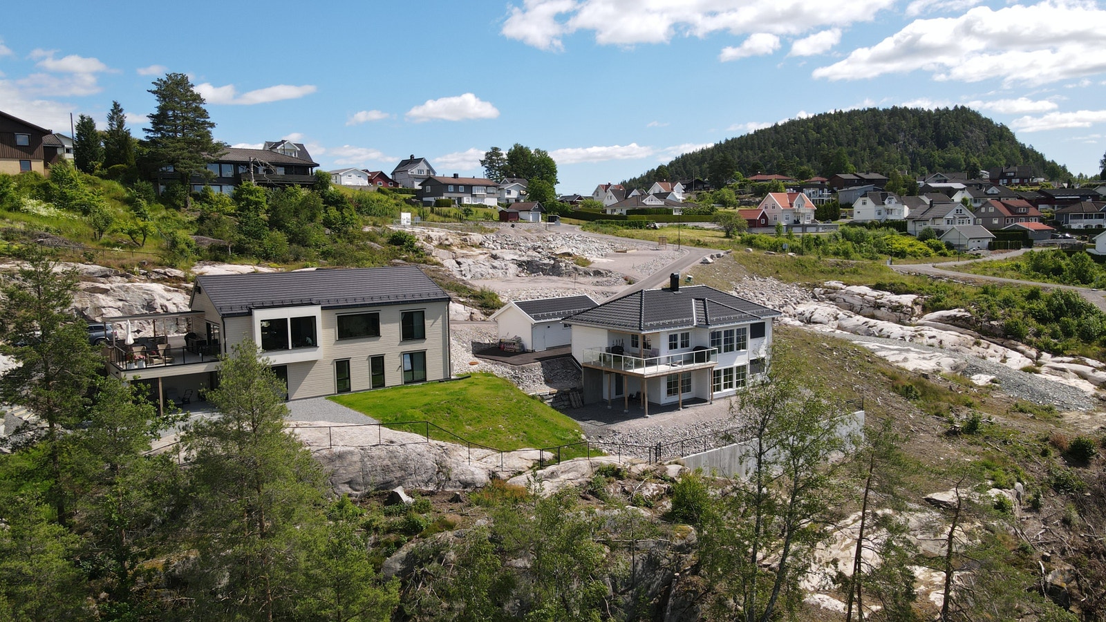 De første to husene sto ferdig i 2023 og er blant flere man kan velge fra Peab Nordbohus sitt gode utvalg Galleribilde