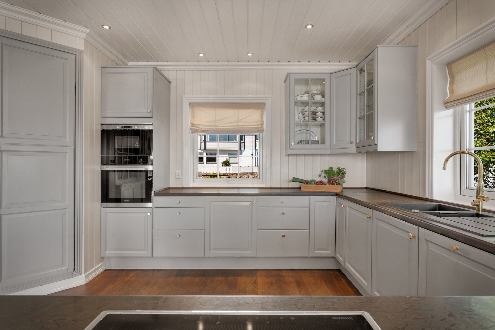 - Romslig kjøkken på hele 30,4 kvm - med god plass til både matlaging og måltider - Galleribilde