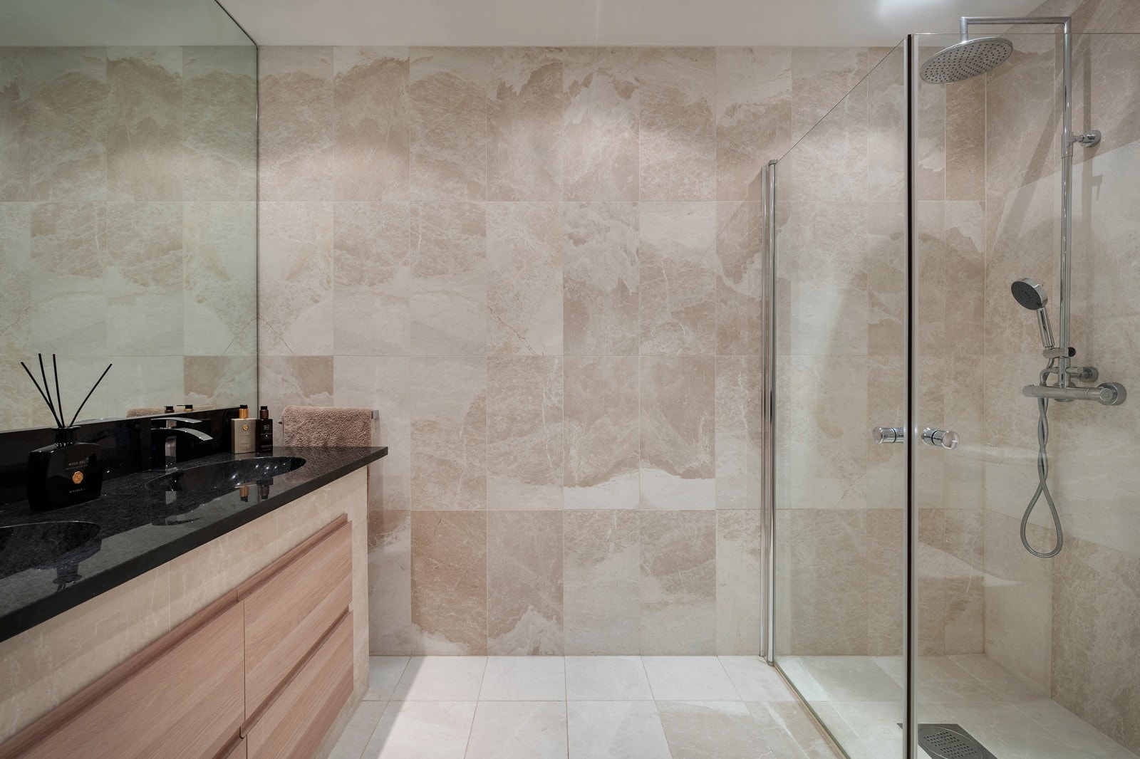 - Lekkert helfliset baderom - Galleribilde